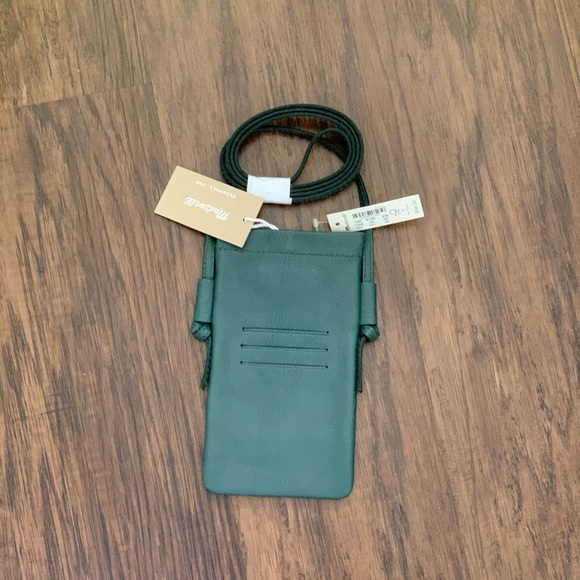 Madewell the smartphone crossbody bag in leather in green color - Picture 4 of 15